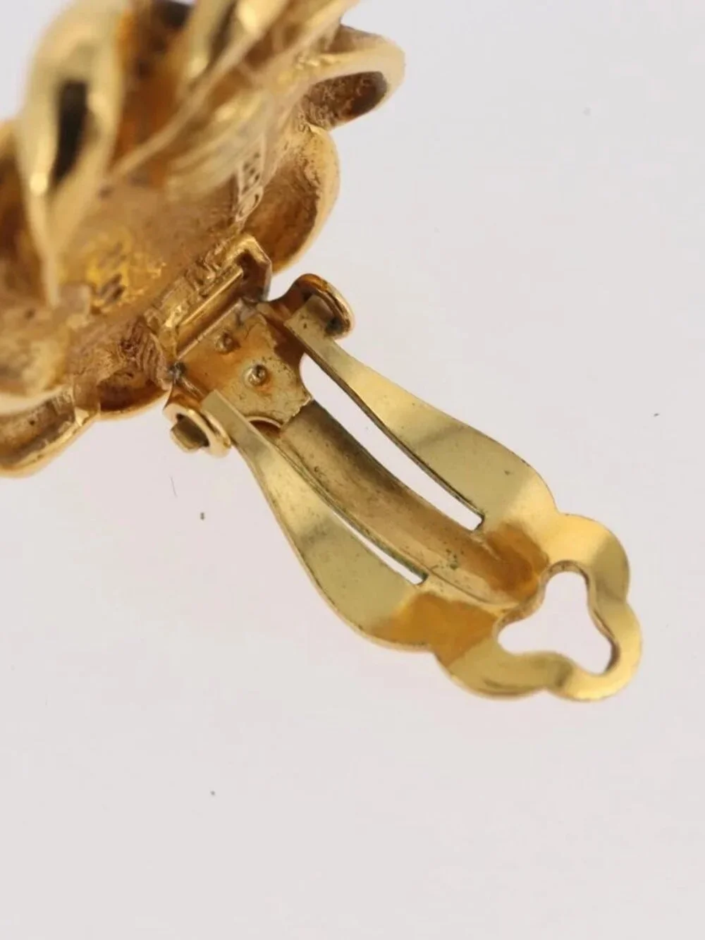 CHANEL Earring metal Gold CC Auth 178396